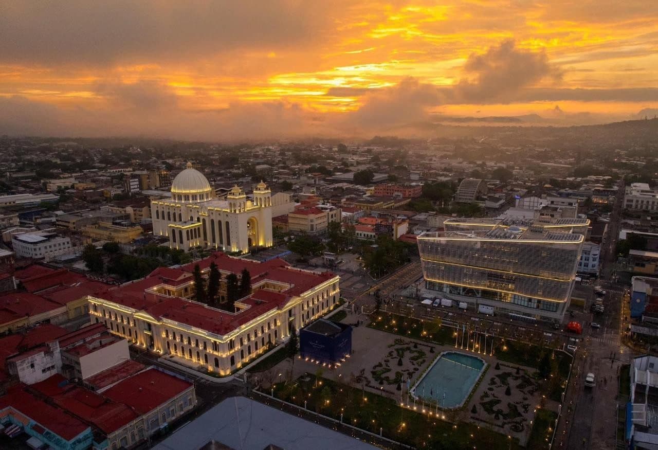 El Salvador, El Salvador